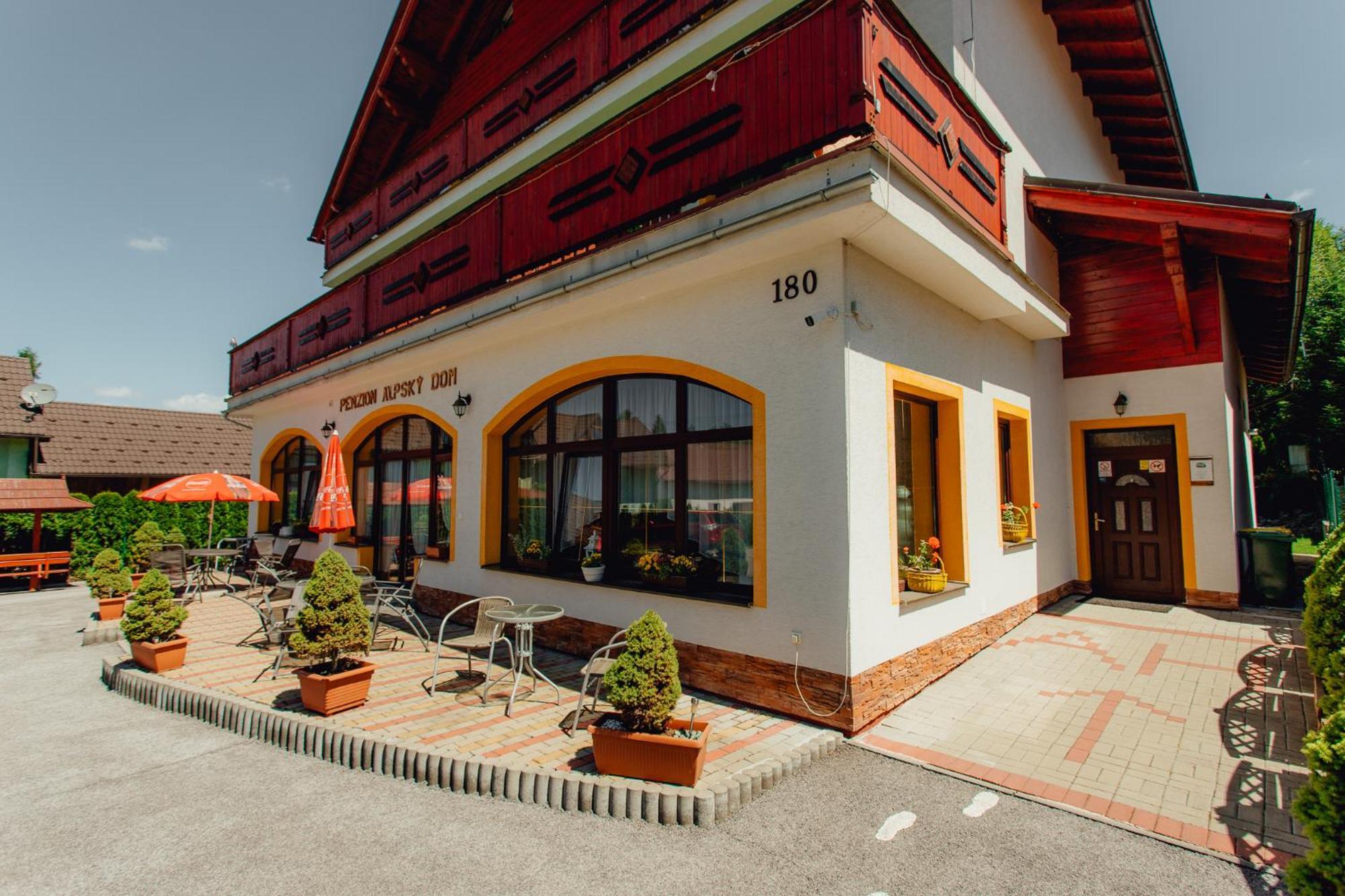 Penzion Alpsky Dom Vitanova Ngoại thất bức ảnh